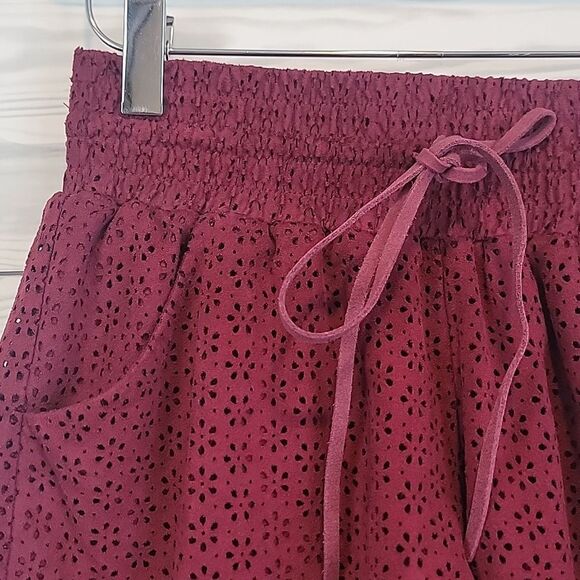 Maurices pull-on style faux leather cut-out shorts - burgundy Women's Size S - Picture 2 of 12